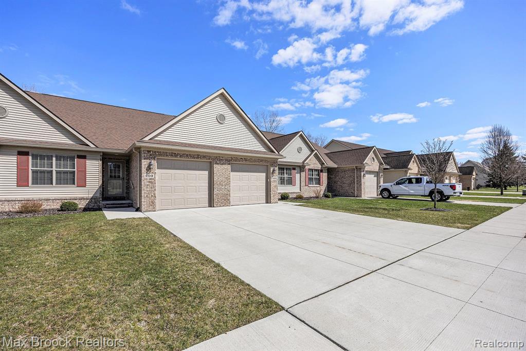 205 JONATHON Drive, Almont, MI 48003 — Photo 6