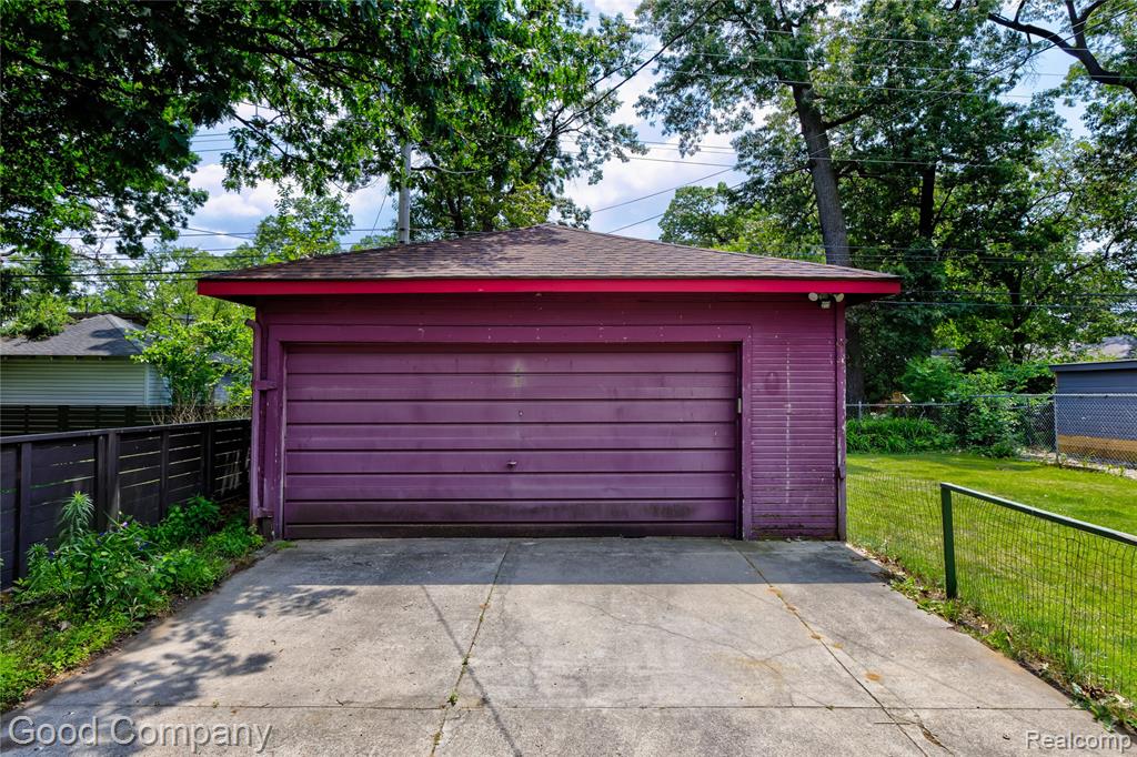 925 W Hazelhurst Street, Ferndale, MI 48220 — Photo 32