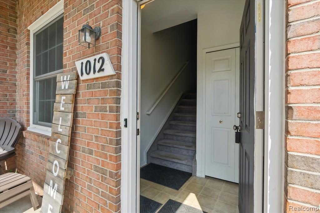 1012 SHIAWASSEE Circle, Howell, MI 48843 — Photo 6