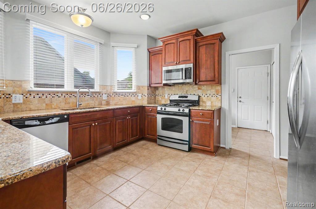 30268 Berghway Trail, Warren, MI 48092 — Photo 10