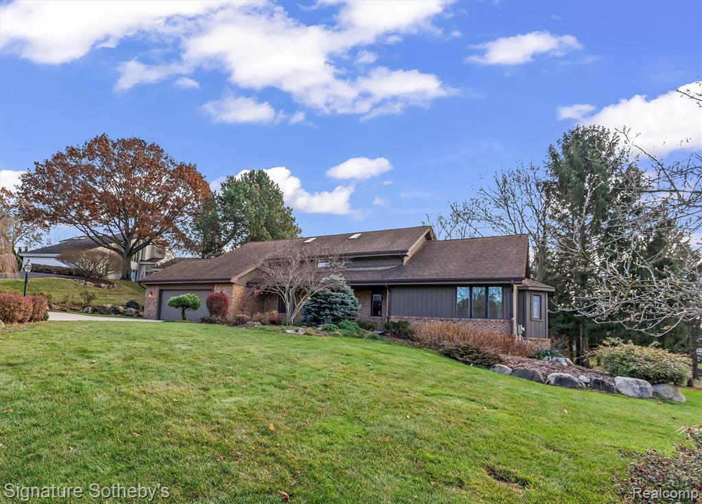 6571 Deer Ridge Drive, Clarkston, MI 48348 — Photo 2