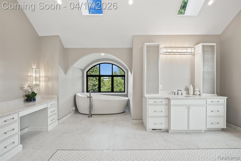 5305 Elmgate Bay Drive, Orchard Lake Village, MI 48324 — Photo 28