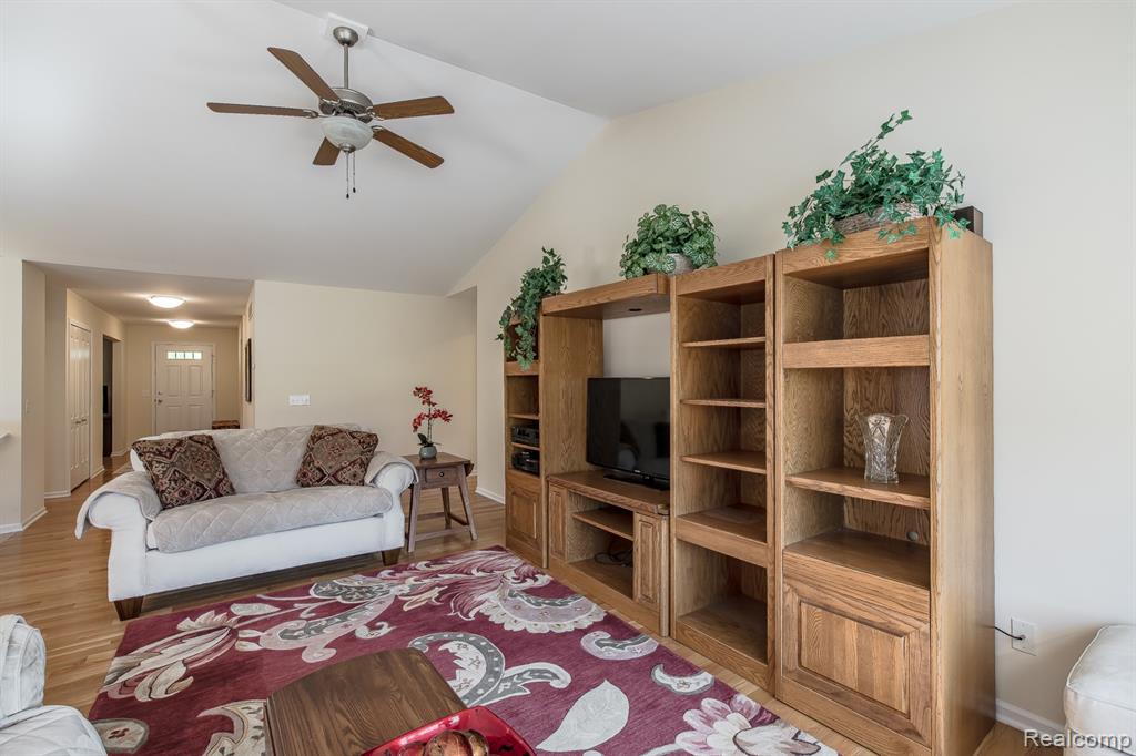 5985 Baypointe Boulevard, Clarkston, MI — Photo 19