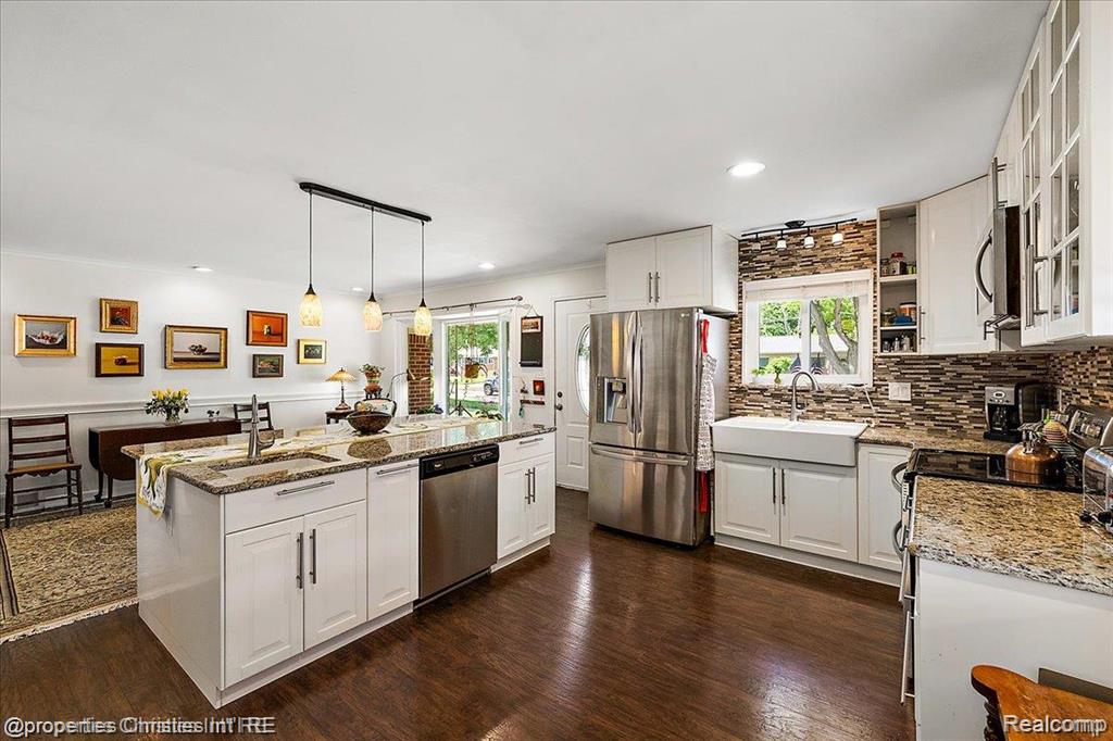 41231 GREENBRIAR Lane, Plymouth, MI 48170 — Photo 13
