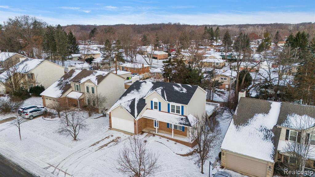708 Oak View Ln, Milford, MI 48381 — Photo 14