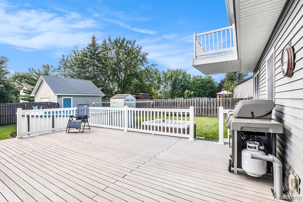 6084 Chatham Court, Grand Blanc, MI 48439 — Photo 39