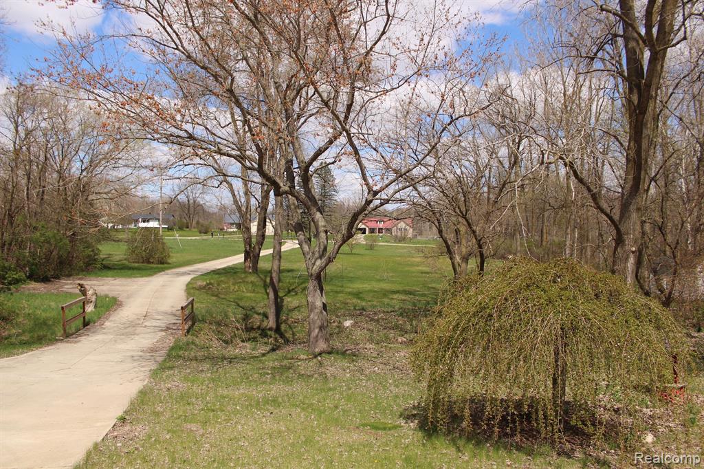 9307 MCAFEE Road, Montrose, MI 48457 — Photo 6
