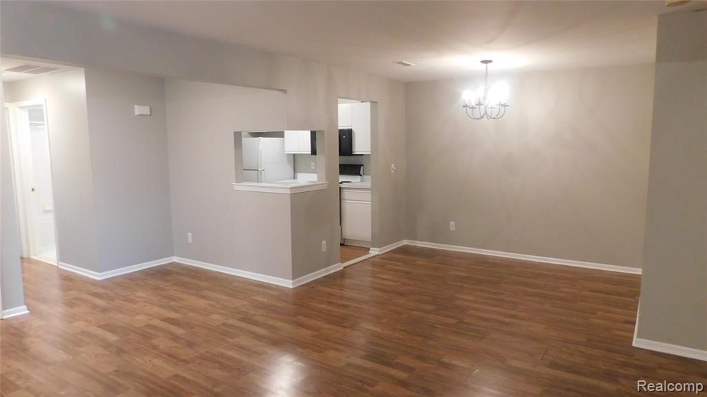 44850 MARIGOLD Drive, Sterling Heights, MI 48314 — Photo 4