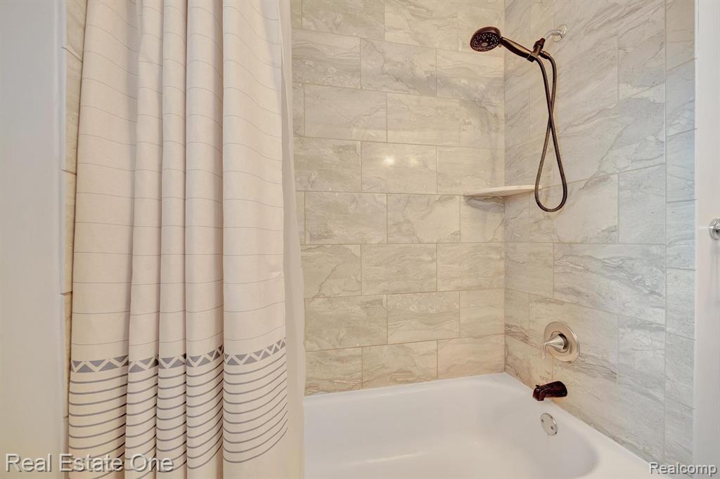 861 Seymour Lake Road, Oxford, MI 48371 — Photo 23