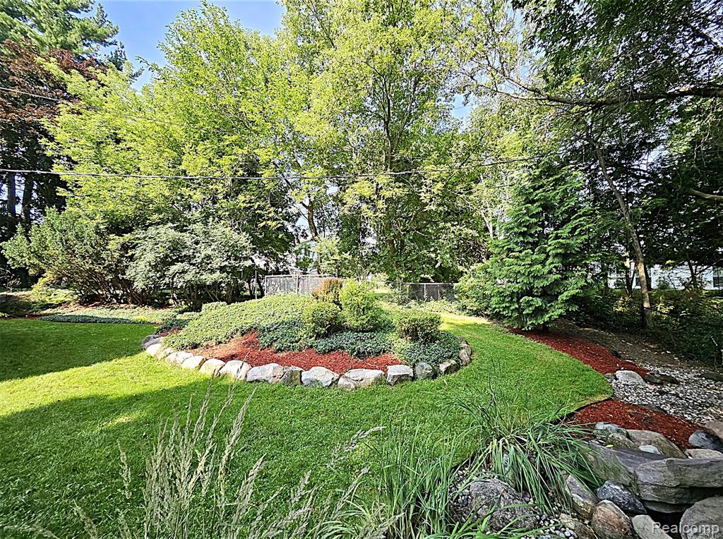 7120 Pebblecreek Road, West Bloomfield, MI — Photo 11