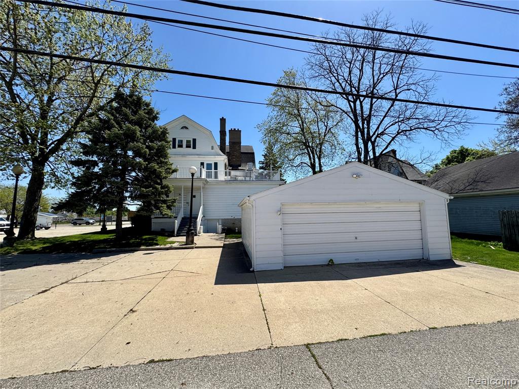 2156 W JEFFERSON Avenue, Trenton, MI, 48183