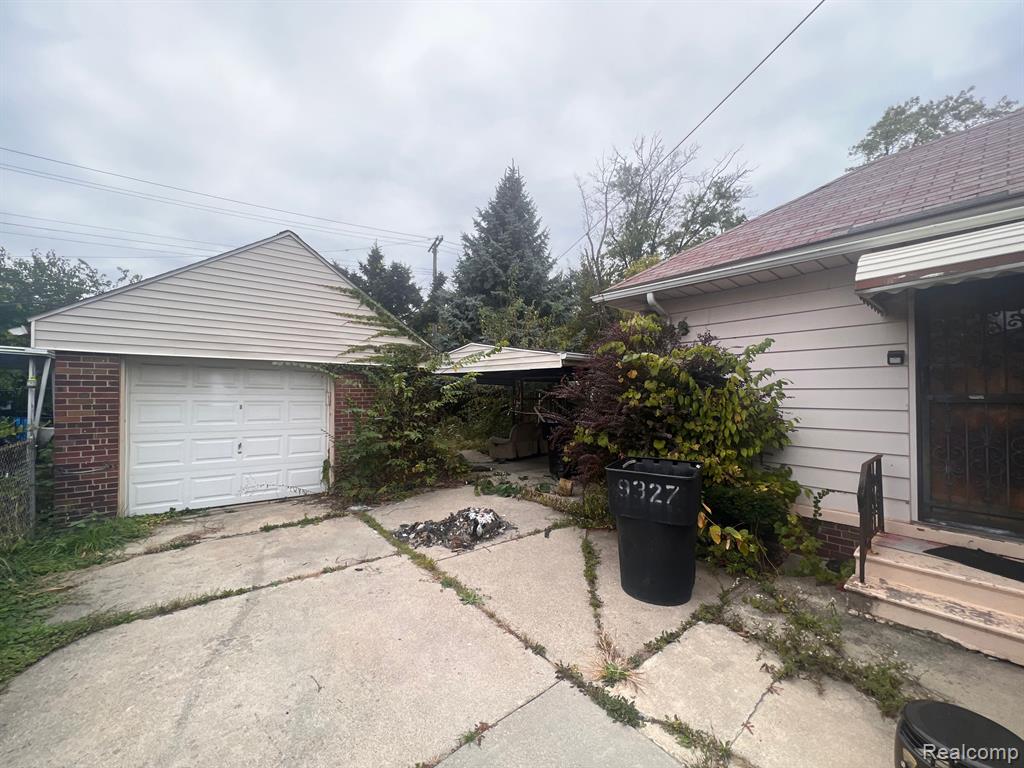 9327 Cloverlawn Street, Detroit, MI 48204 — Photo 18