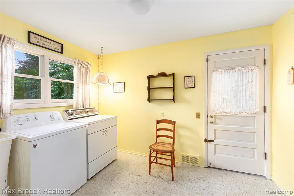 942 S Shady Hollow Circle, Bloomfield Hills, MI 48304 — Photo 13