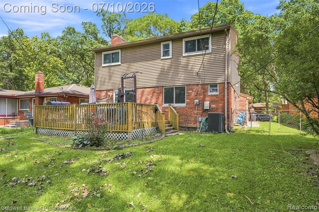 23821 Manistee Street, Oak Park, MI 48237 — Photo 33