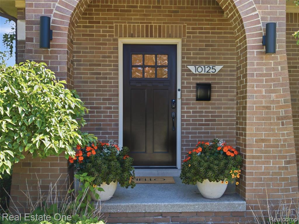 10125 Borgman Avenue, Huntington Woods, MI — Photo 3