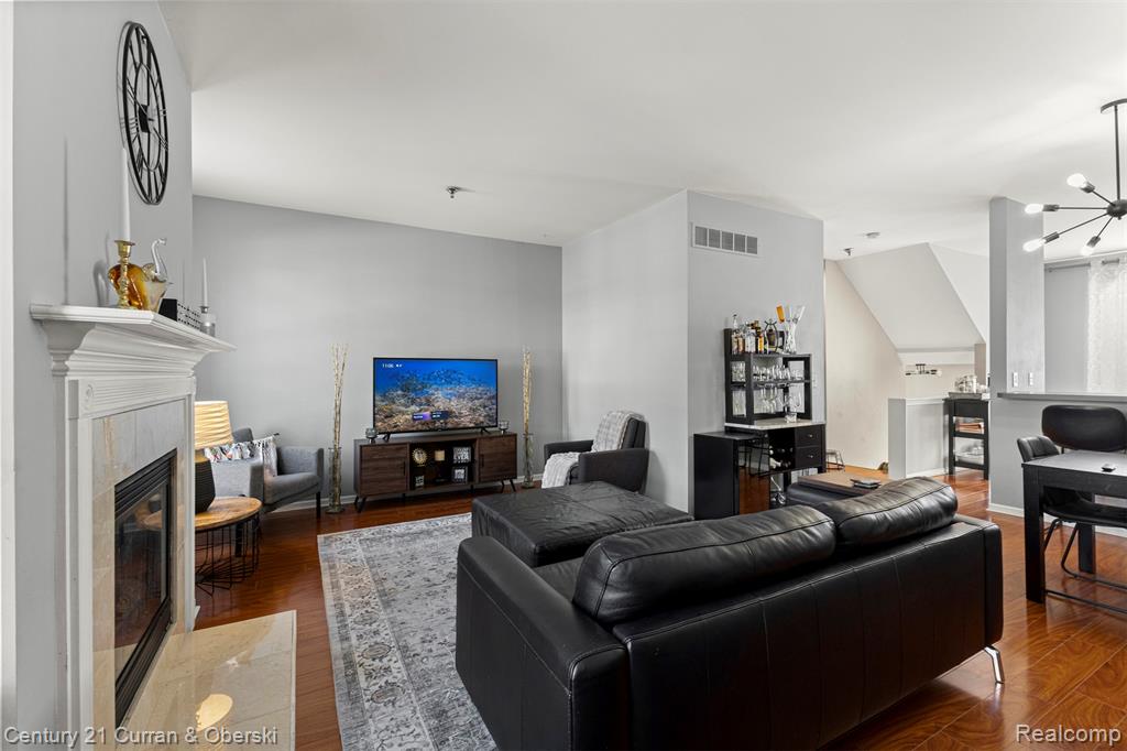 25445 Saint James, Southfield, MI 48075 — Photo 16