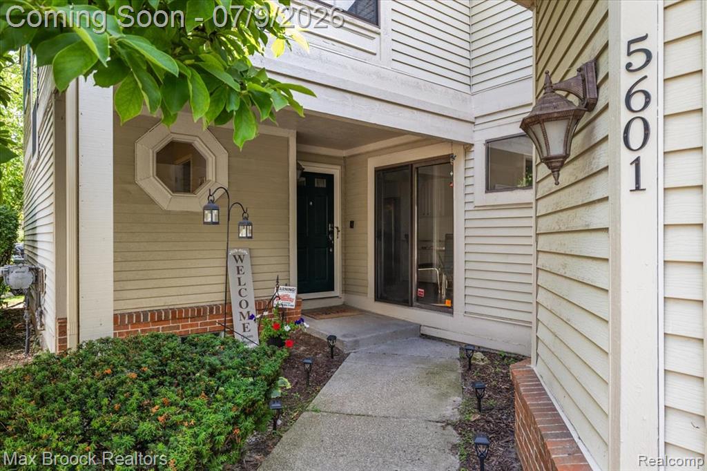 5601 Drake Hollow Drive W, West Bloomfield, MI — Photo 4