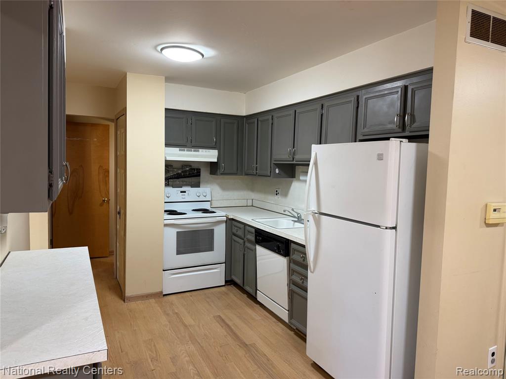 41846 Langley Drive, Sterling Heights, MI 48313 — Photo 5