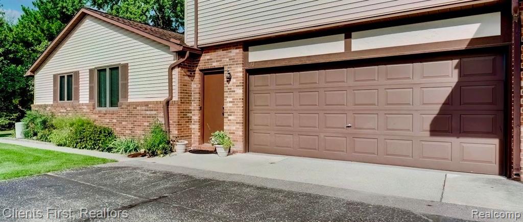 955 WOODLANE Drive, 12, Rochester Hills, MI 48307 — Photo 18