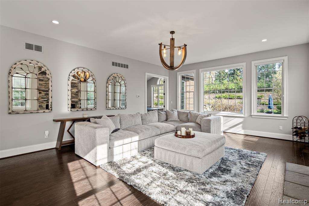 2482 Highland Drive, Ann Arbor, MI 48105 — Photo 17