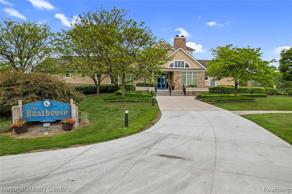 49235 BRAEBURN Lane, Novi, MI — Photo 58