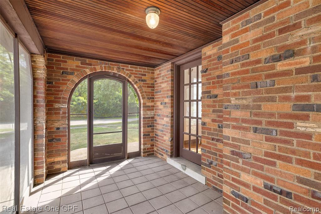 8032 Huntington Road, Huntington Woods, MI — Photo 15