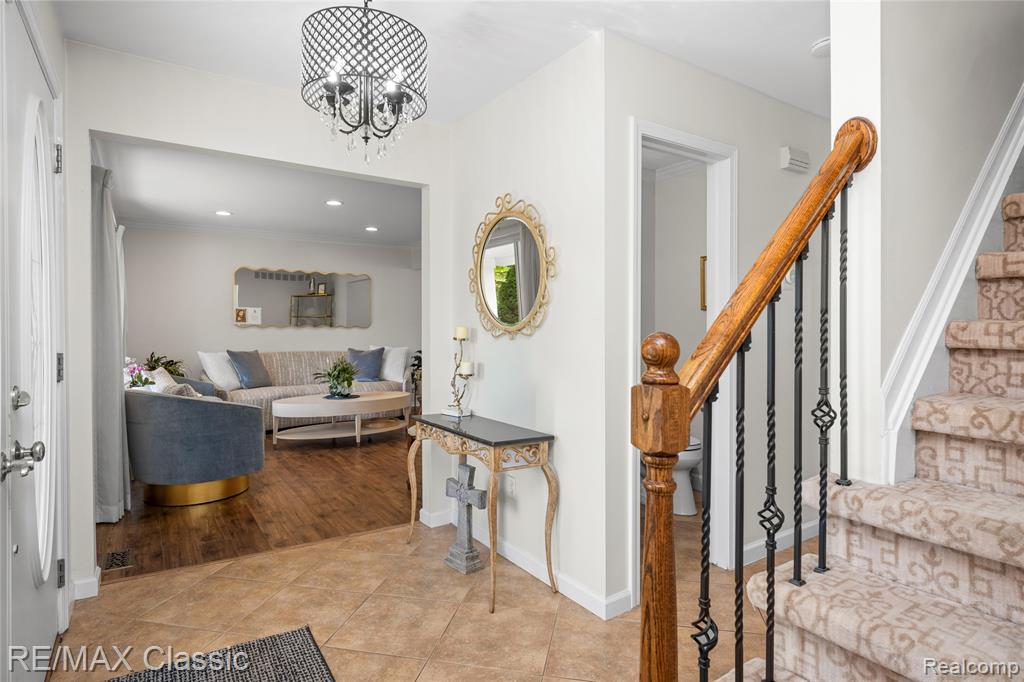 5651 Warrenshire Drive, West Bloomfield, MI — Photo 38