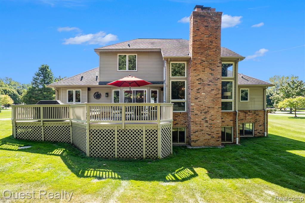 5780 GARNET Circle, Clarkston, MI 48348 — Photo 35