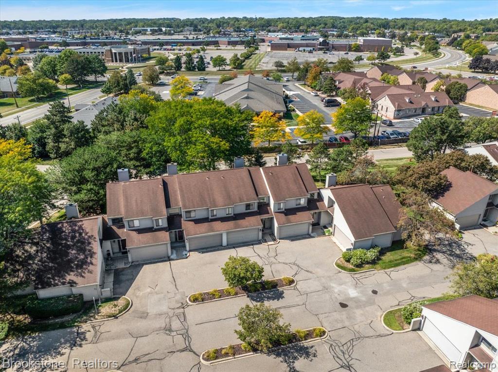 525 Oxford Court, Rochester Hills, MI 48307 — Photo 48