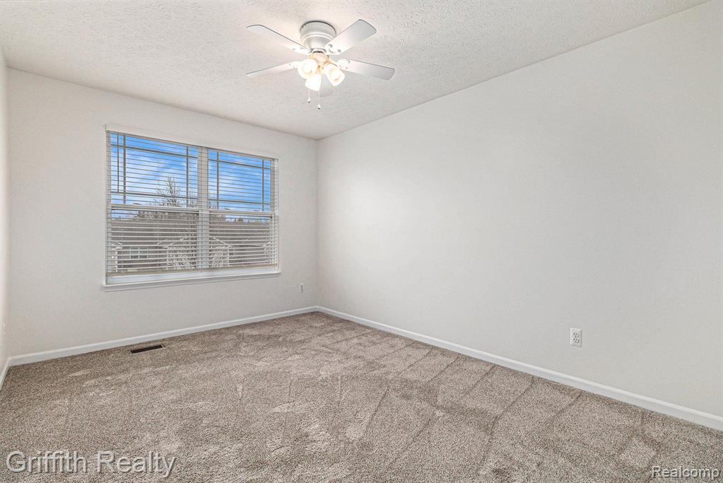 98 SEDUM, Howell, MI 48843 — Photo 17