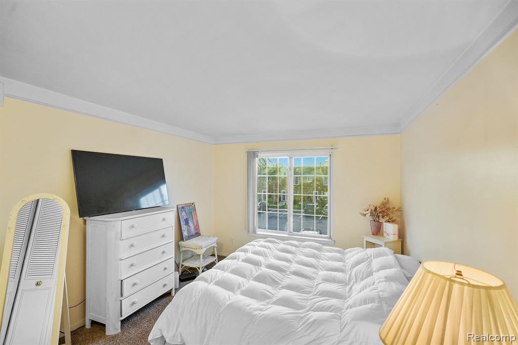 475 FOX HILLS Drive N, Bloomfield Hills, MI 48304 — Photo 13
