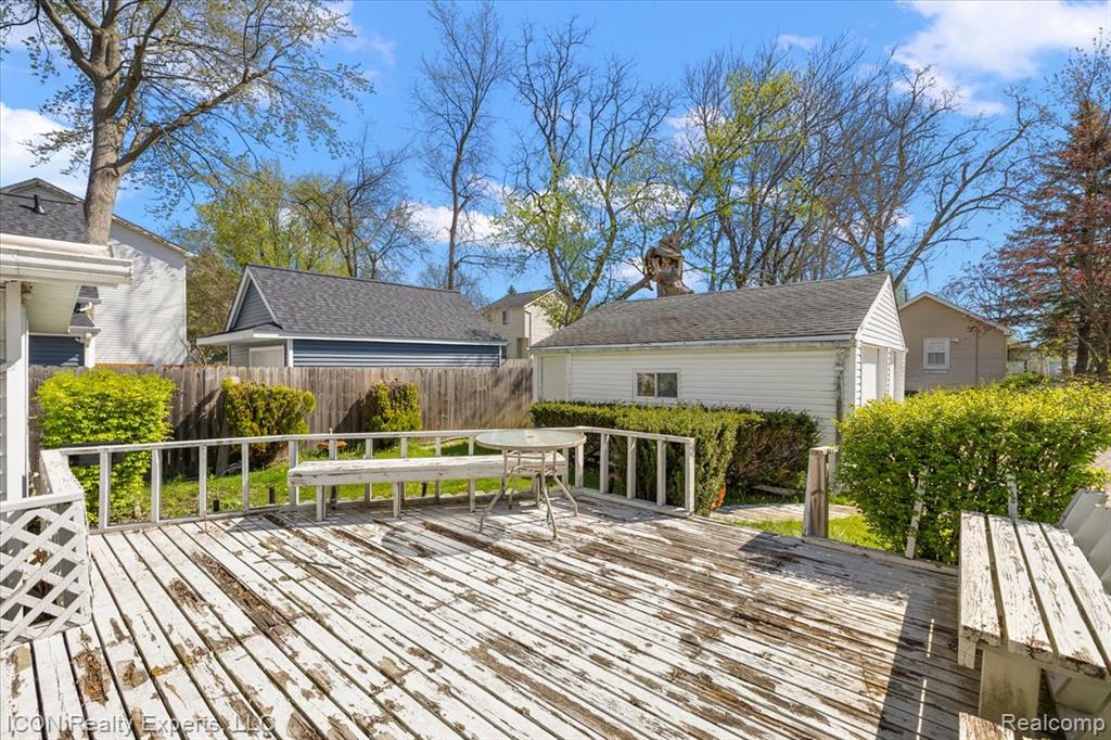 1801 Beechcroft Street, Keego Harbor, MI 48320 — Photo 5