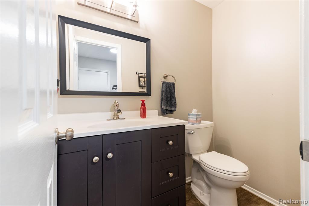 624 BEDFORD Drive, Westland, MI — Photo 21