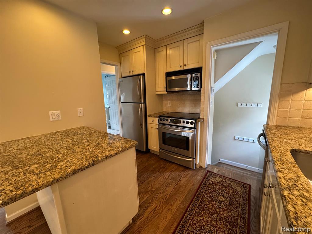 551 BIRD Avenue, Birmingham, MI 48009 — Photo 6