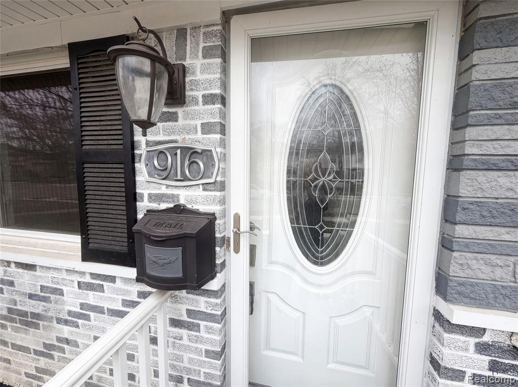 916 Longfellow Avenue, Royal Oak, MI 48067 — Photo 26