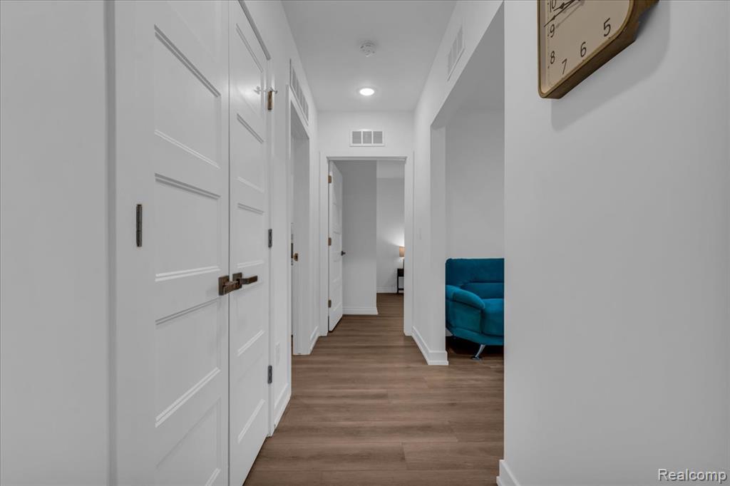 166 OAK Street, Wyandotte, MI, 48192