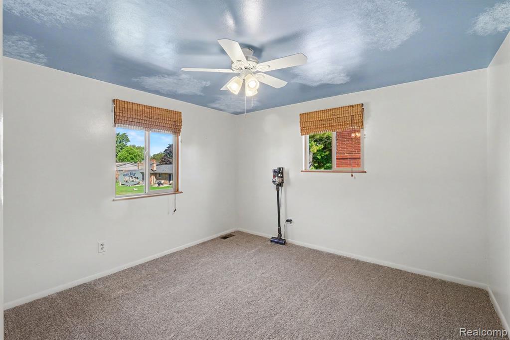 5504 Antoinette Drive, Grand Blanc, MI 48439 — Photo 21