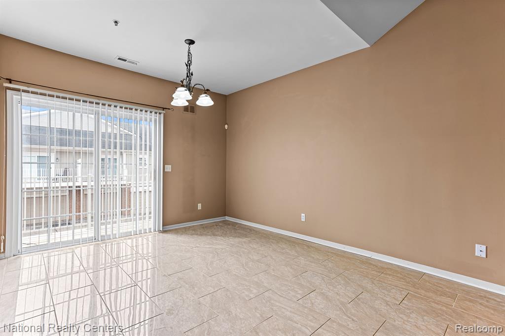 17211 Addington Drive, Commerce Twp, MI 48390 — Photo 6