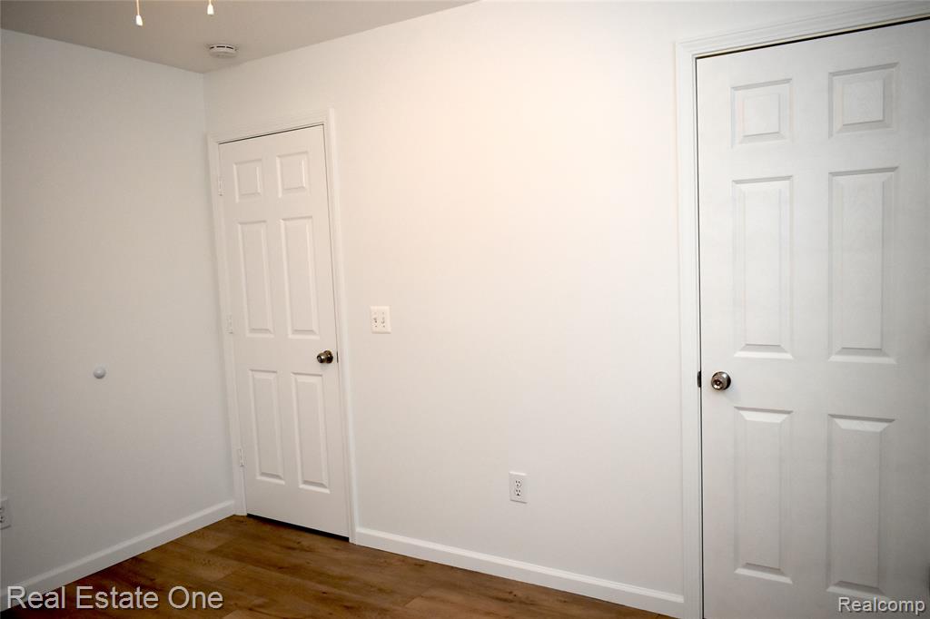 825 Ferley Street, Lansing, MI 48911 — Photo 24