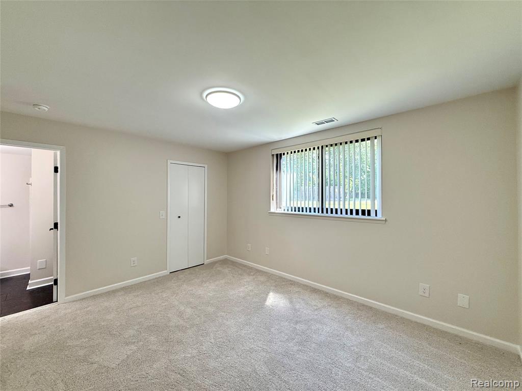 29870 W 12 Mile Road, 703, Farmington, MI 48334 — Photo 31
