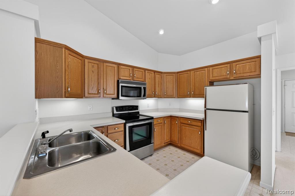 100 Aberdeen Drive, 36, Flushing, MI 48433 — Photo 18