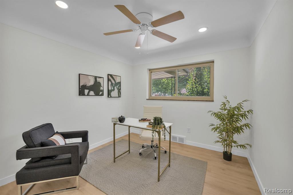 26327 Woodworth Circle, Dearborn Heights, MI 48127 — Photo 24