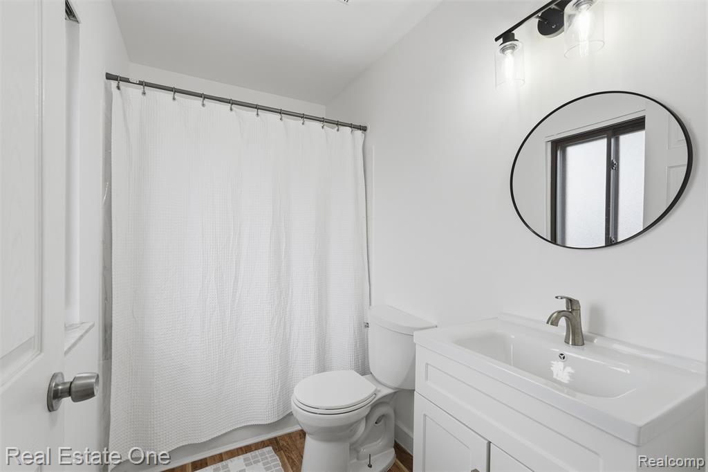 33547 Pondview Circle, 130, Livonia, MI 48152 — Photo 18