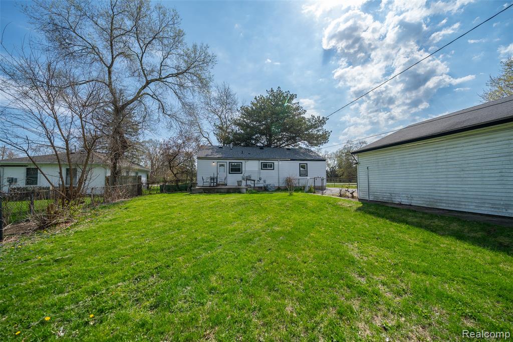 5357 Sashabaw Road, Clarkston, MI — Photo 24