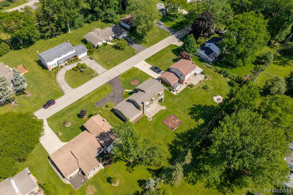 6780 Lee Crest Drive, West Bloomfield, MI — Photo 68