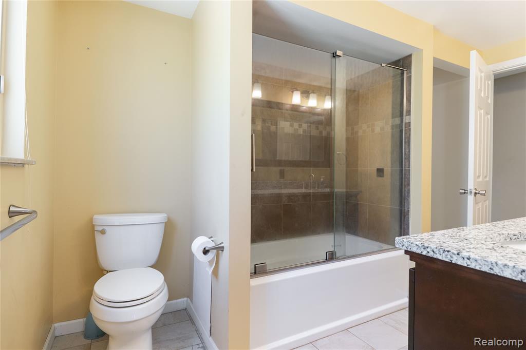 569 Hendrickson Boulevard, Clawson, MI — Photo 18