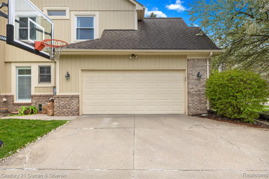1424 Woodbridge Lane, Wixom, MI 48393 — Photo 73
