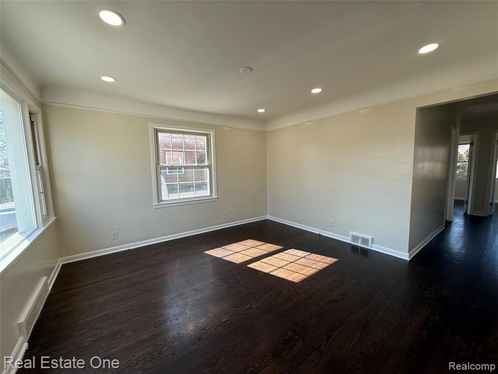 6991 Colonial Street, Dearborn Heights, MI 48127 — Photo 2