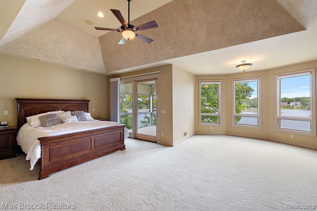 6340 Lakeshore Street, West Bloomfield, MI 48323 — Photo 21