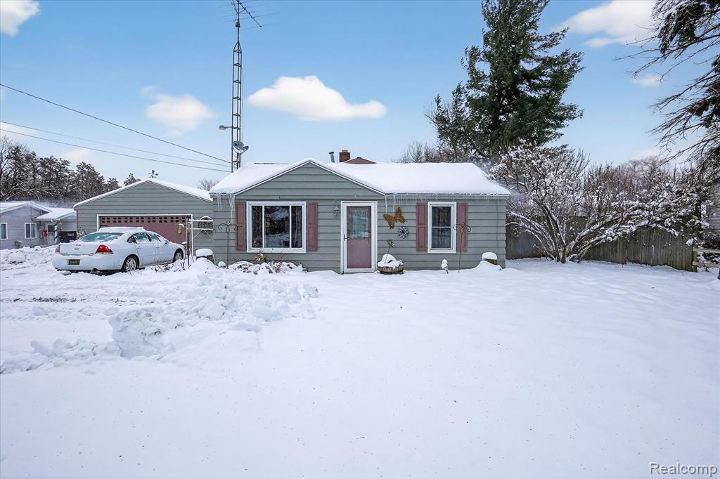 9102 N Genesee Road, Mount Morris, MI 48458 — Photo 2